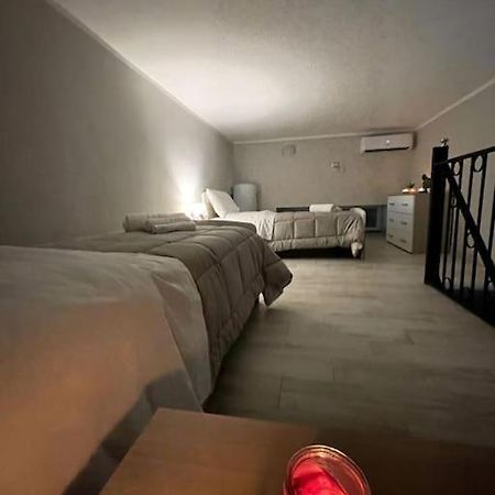 White House Spacca Napoli Bagian luar foto