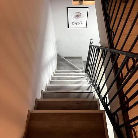 White House Spacca Napoli Bagian luar foto