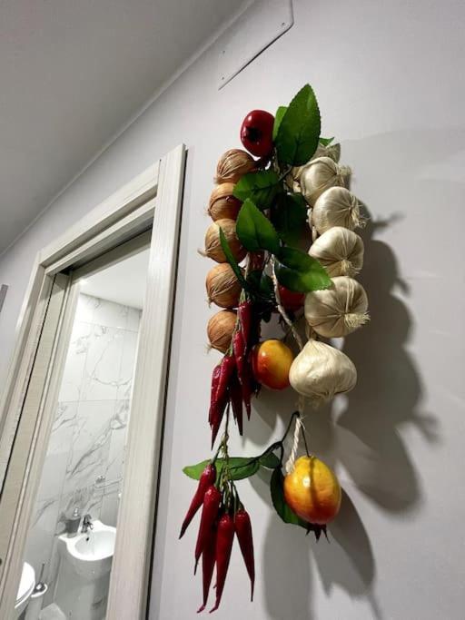 White House Spacca Napoli Bagian luar foto