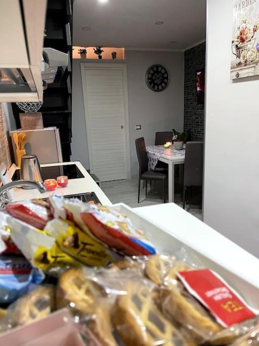 White House Spacca Napoli Bagian luar foto
