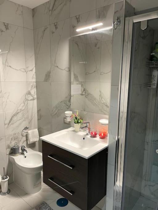 White House Spacca Napoli Bagian luar foto