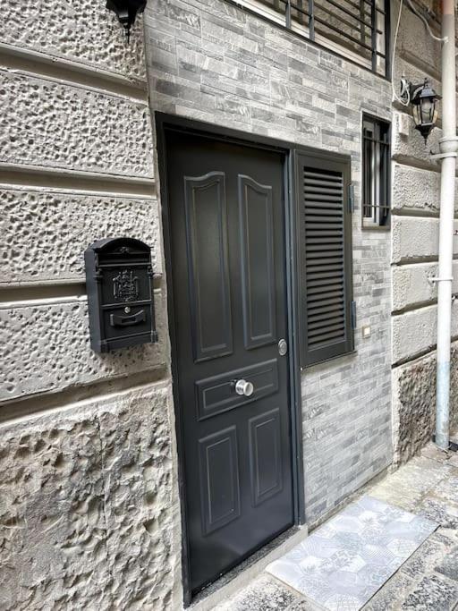 White House Spacca Napoli Bagian luar foto
