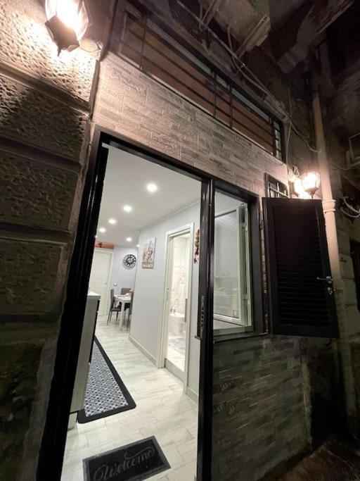 White House Spacca Napoli Bagian luar foto